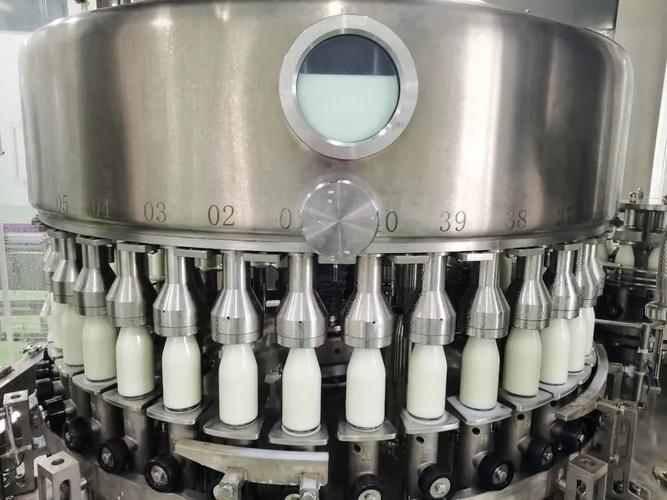 海河乳品公司空港新厂第一瓶奶下线